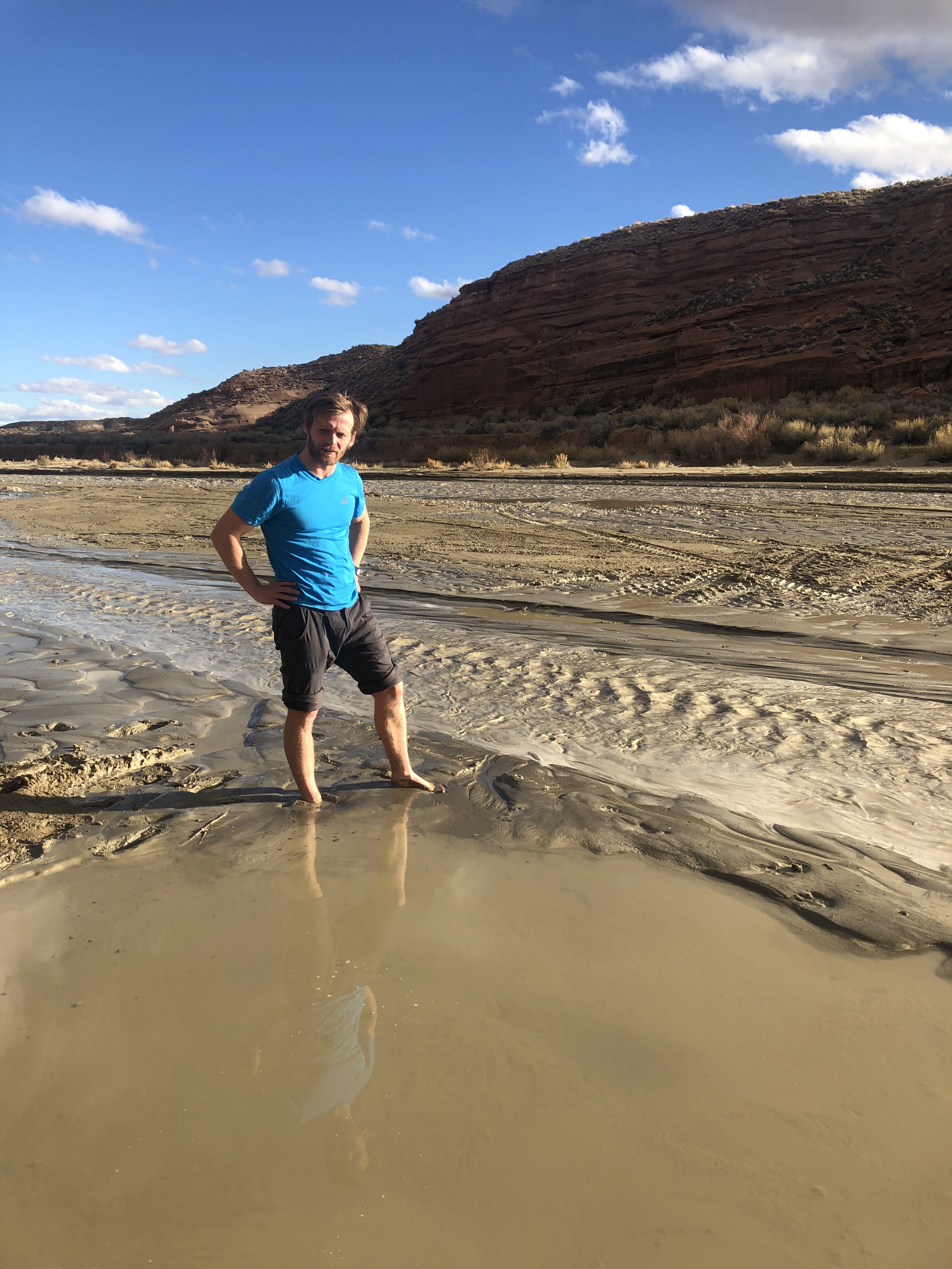 CBFDF776-E2EE-4B95-866F-2CC22F7FE598